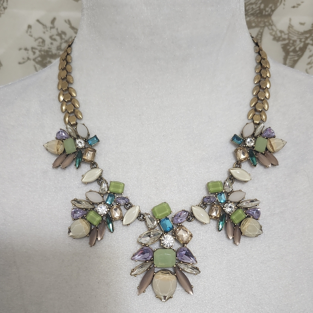 Stella & Dot Trellis Statement Necklace gold tone / pastel jewels